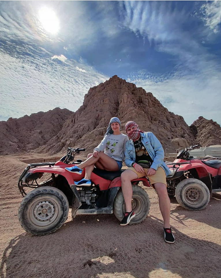 Exciting desert safari tour in Hurghada, with off-road vehicles exploring the sandy dunes and scenic landscapes